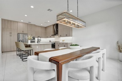 Honolulu model home where modern design meets everyday comfort - photo 30