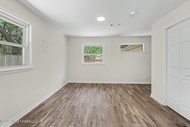 Welcome home to this stunning, fully remodeled residence that - photo 11