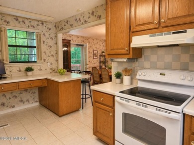 Located in the gated lake community of Lake Wildwood, this - photo 12