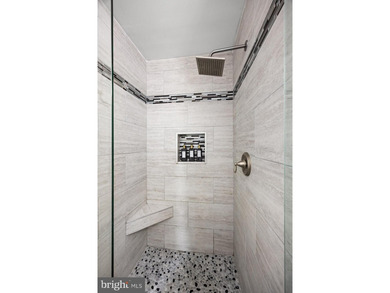 Waterfront 4-bedroom, 3.5-bathroom home in the Martins Beach - photo 25