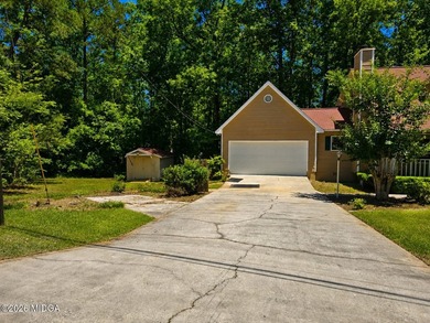 Located in the gated lake community of Lake Wildwood, this - photo 33