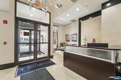 BEAUTIFUL 2 BEDROOM, 2 BATHROOM CONDO ON THE HUDSON WITH DIRECT