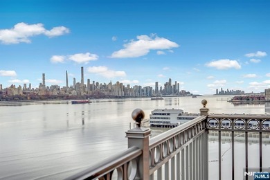 BEAUTIFUL 2 BEDROOM, 2 BATHROOM CONDO ON THE HUDSON WITH DIRECT