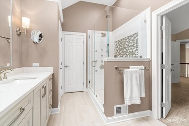 THIS ONE JUST FEELS RIGHT! Warm, welcoming, and beautifully - photo 20