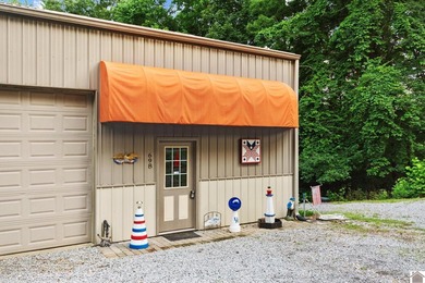 Rockcastle!! This Barn-dominium is on the market for the 1st - photo 33