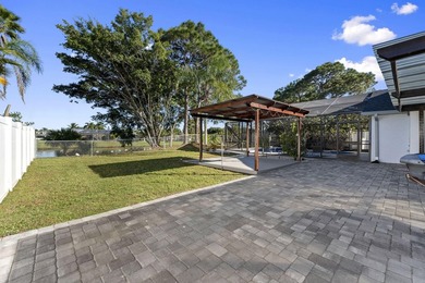 Newly Renovated High End Waterfront Home New Roof, Kitchen - photo 37