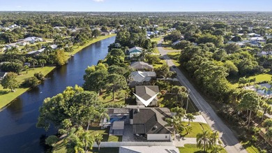 Newly Renovated High End Waterfront Home New Roof, Kitchen - photo 50
