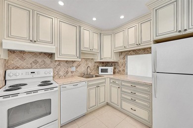 Location is everything in this well-maintained 2-bedroom, 2-bath - photo 3