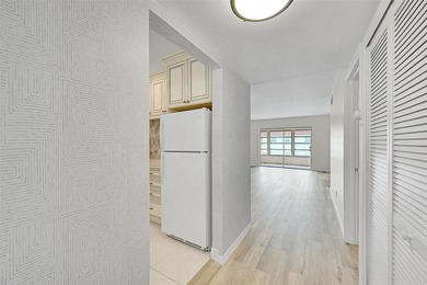 Location is everything in this well-maintained 2-bedroom, 2-bath - photo 5
