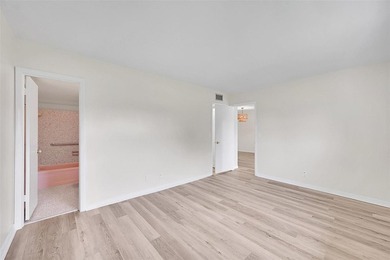 Location is everything in this well-maintained 2-bedroom, 2-bath - photo 10