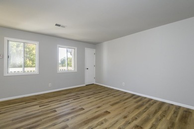 VA and FHA Approved!!! Rentals Allowed! Charming upper 2 bedroom - photo 13