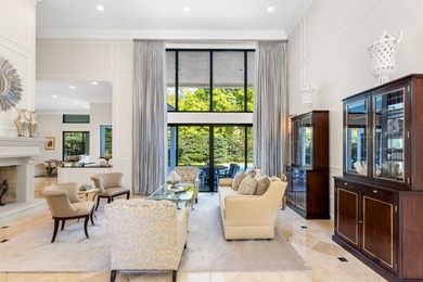 Tropical Coastal-inspired estate set on a private, beautifully - photo 4