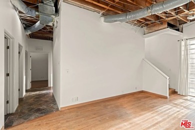 Exceptional opportunity in a prime Venice location, situated - photo 21