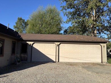 This cute home in Chippewa Subdivision has everything one could - photo 4