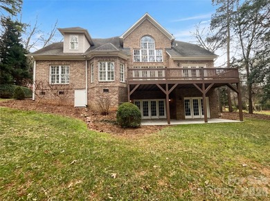 Welcome home to this gorgeous basement home in Denver, NC-a true - photo 2