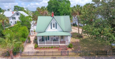 Lake DeFuniak Home For Sale in Defuniak Springs Florida