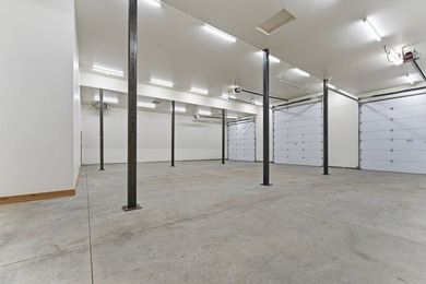 Looking for the perfect spot for your toys and hobbies? This - photo 6