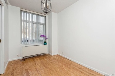 Welcome to the luxurious Carlton House, a premier and centrally - photo 12