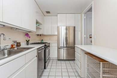 Welcome to the luxurious Carlton House, a premier and centrally - photo 18