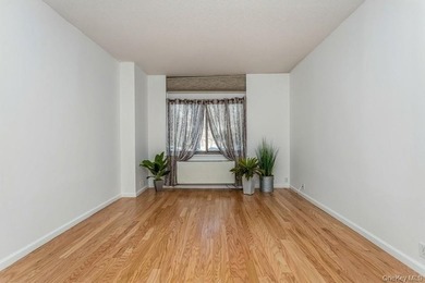Welcome to the luxurious Carlton House, a premier and centrally - photo 22