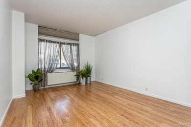 Welcome to the luxurious Carlton House, a premier and centrally - photo 23