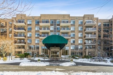 Welcome to the luxurious Carlton House, a premier and centrally - photo 26