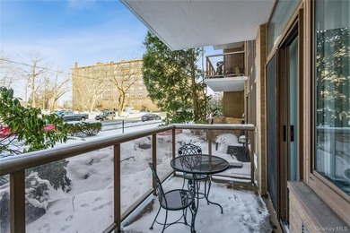 Welcome to the luxurious Carlton House, a premier and centrally - photo 27