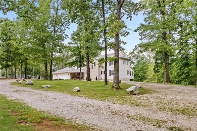 Discover this beautiful 4bed, 4bath home in a peaceful, wooded - photo 3