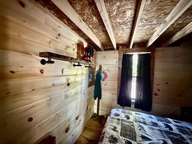 Escape to the peace and quiet of Upper Pond with this charming - photo 12