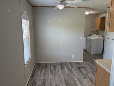 Two-bedroom, two-bathroom Fleetwood mobile home in Foxfire - photo 15