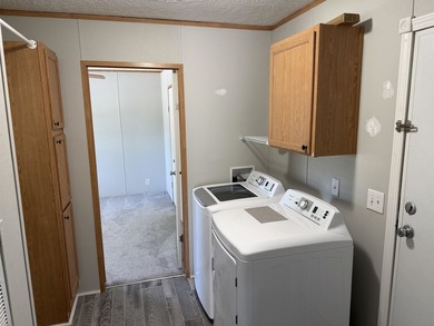 Two-bedroom, two-bathroom Fleetwood mobile home in Foxfire - photo 16