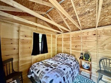 Escape to the peace and quiet of Upper Pond with this charming - photo 16