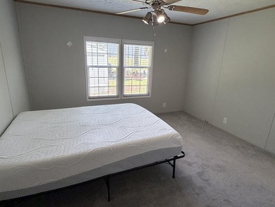 Two-bedroom, two-bathroom Fleetwood mobile home in Foxfire - photo 17