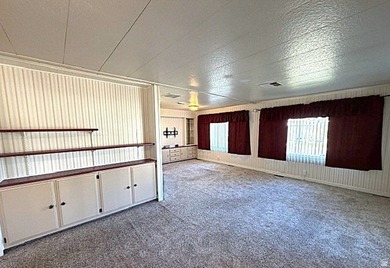 2-Bed, 2-Bath Double-Wide in 55+ Community! This beautiful 1975 - photo 3