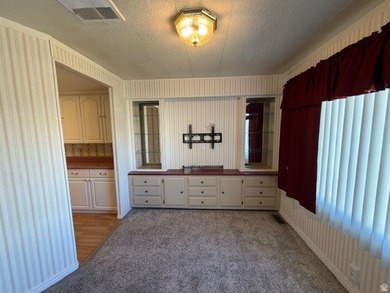 2-Bed, 2-Bath Double-Wide in 55+ Community! This beautiful 1975 - photo 5