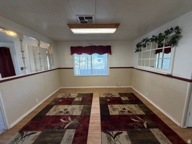 2-Bed, 2-Bath Double-Wide in 55+ Community! This beautiful 1975 - photo 6