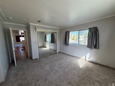 2-Bed, 2-Bath Double-Wide in 55+ Community! This beautiful 1975 - photo 8