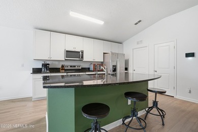 This beautifully maintained 2-year-old home offers two very - photo 8