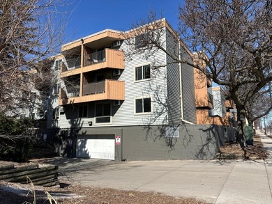 Ideally located in the desirable ECCO neighborhood at the quiet - photo 3