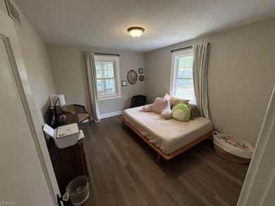 Welcome home to this well-maintained 3-bedroom, 2-bath - photo 7