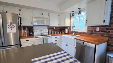 Unwind into a lifestyle of quiet grandeur and wide-open spaces - photo 12