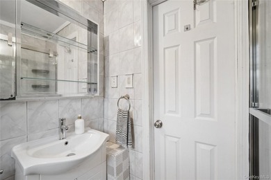 Welcome to this spacious 2 Bedroom Residence in The Estates at - photo 17