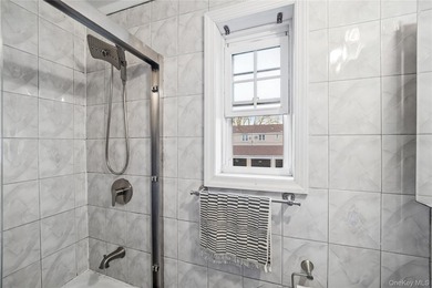 Welcome to this spacious 2 Bedroom Residence in The Estates at - photo 18
