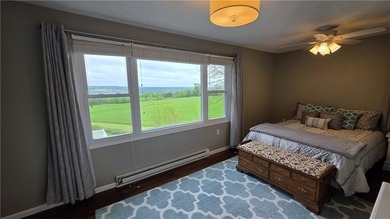 Unwind into a lifestyle of quiet grandeur and wide-open spaces - photo 24