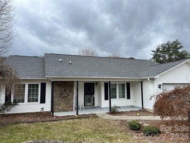 (private lake, pond, coastal) Home Active Under Contract in Hendersonville North Carolina