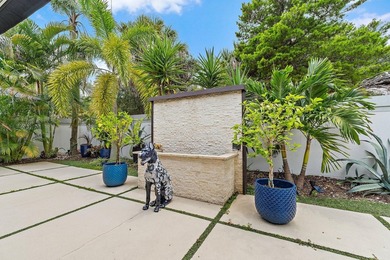 Completely renovated and move-in ready, this exceptional DiVosta - photo 5