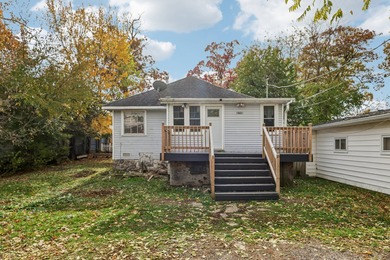 Druce Lake Home For Sale in Grayslake Illinois