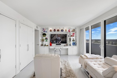 DIRECT OCEANFRONT 3 BEDROOM AT OCEANS EDGE ON THE SAND IN BOCA