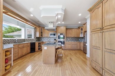 Stunning quality-built custom mountain and lake retreat with - photo 27