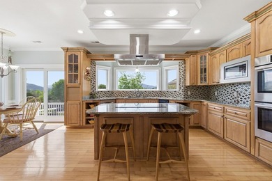 Stunning quality-built custom mountain and lake retreat with - photo 28